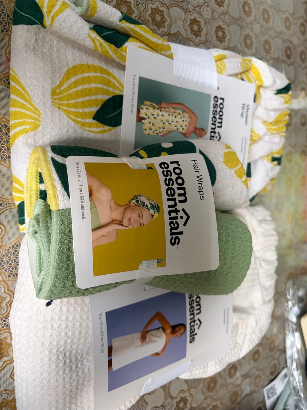 Room Essentials Green and Yellow Lemon Print Towel Set